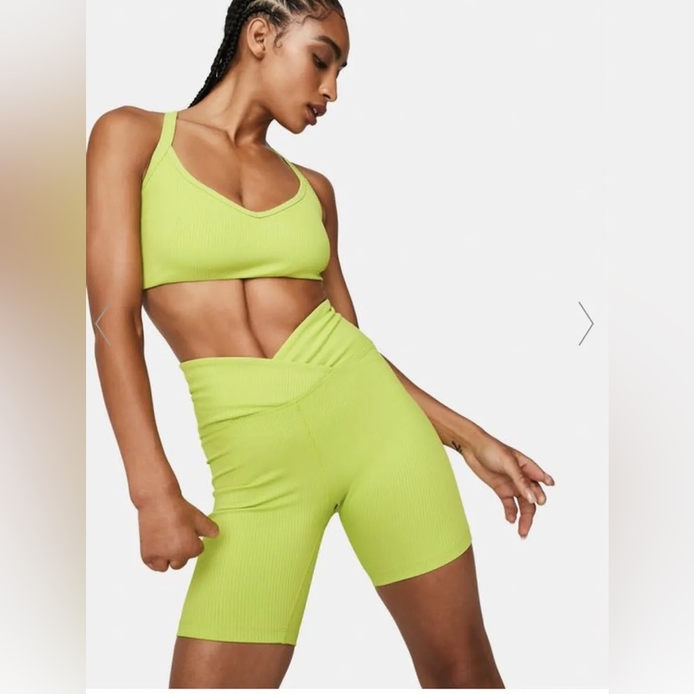 YEAR OF OURS Neon Green Ribbed Curve Set S/M